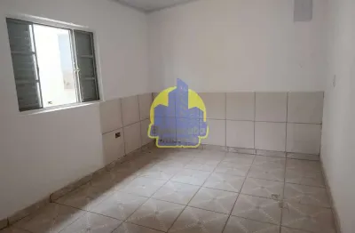 Casa com 1 quarto para alugar na Rua da Fraternidade, Jardim D'Abril, Osasco, 70 m2 por R$ 900