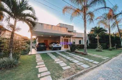 Casa com 4 suítes para venda dentro de condomínio de alto padrão em niterói-rj.