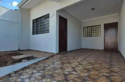 Casa geminada com 1 suite mais 2 quartos , corredor lateral espaço gourmet, a uma quadra da av. Cerro azul