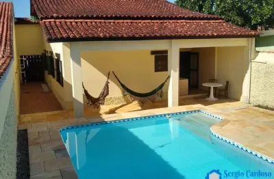 Casa 3 quartos 1 suite com piscina e churrasqueira 200m da praia