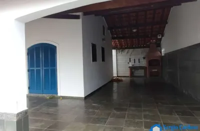 Casa 3 suítes  churrasqueira  jardim  550 m da praia  itanhaém sp