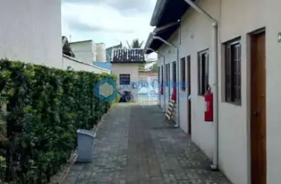 Casa em condominio fechado com churrasqueira 2 quartos lado praia itanhaem