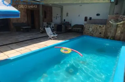 Casa mobiliada 3 quartos suíte  piscina  churrasqueira 200m mar itanhaém sp