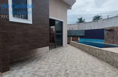 Lindo sobrado com piscina, apenas 400m do mar! 2 suítes - ótimo acabamento!