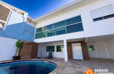 Sobrado  4 quartos  2 suítes vista mar  pé na areia orla nova itanhaém sp