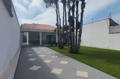 Casa em terreno inteiro 3 quartos suíte a 1 quadra do mar itanhaém sp