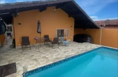 Casa 4 quartos com piscina e churrasqueira apenas 50 m mar itanhaem/sp