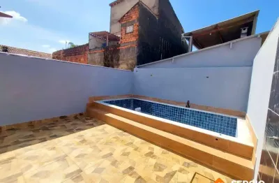 Casa nova com piscina em itanhaém! 2 quartos - 1 suíte lado praia