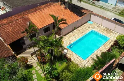 Casa com linda área de lazer em terreno de 600m2! apenas 400m mar itanhaém