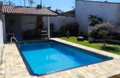 Casa mobiliada  3 quartos piscina churrasqueira 100 m do mar itanhaém sp