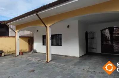 Casa terrea em lote inteiro no belas artes! 3 quartos e edicula itanhaem/sp