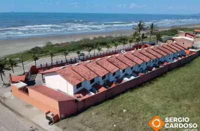 Sobrado em condomínio fechado pé na areia! 2 quartos com sacada vista mar!