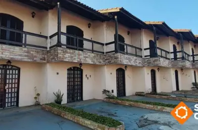 Sobrado em condomínio fechado pé na areia! 2 quartos com sacada vista mar!