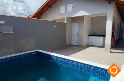 Casa na praia com piscina! 2 quartos 3 banheiros - lado praia itanhaem/sp