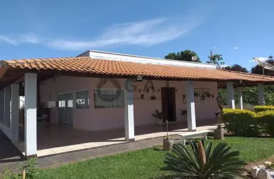 Chácara de luxo à venda em aracoiaba da serra-sp, bairro campo do meio: 3 quartos, 1 suíte, 2 salas, 2 banheiros, 8 vagas, 337m².