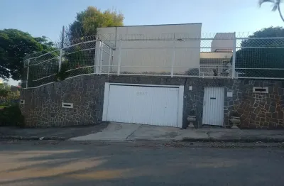Casa comercial com 3 salas para alugar na Rua Benedito Camargo Santos, 440, Vila Trujillo, Sorocaba