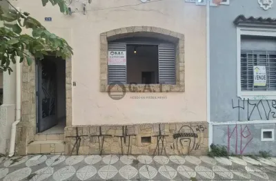 Casa à venda no Centro de Sorocaba-SP, com 1 quarto, 1 sala e 1 banheiro!