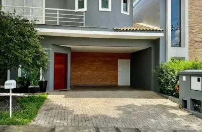 Casa de luxo em condomínio: 3 quartos, 3 suítes, 2 salas, 4 banheiros, 4 vagas de garagem na Vila dos Ingleses em Sorocaba-SP.