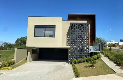 Casa de luxo em condomínio alphaville itu-sp: 4 quartos, 3 suítes, 3 salas, 4 banheiros, 4 vagas de garagem, 252m².