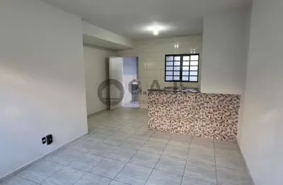 Casa para locação em sorocaba-sp na vila esperança: 2 quartos, 1 sala, 2 banheiros, 2 vagas de garagem!