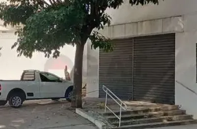 Salão comercial para locação no centro de sorocaba-sp  1 sala, 1 banheiro, 210m² de área
