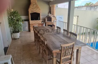 Casa comercial para locação em sorocaba-sp, parque campolim: 5 quartos, 3 suítes, 4 salas, 3 banheiros, 4 vagas de garagem.