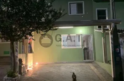 Casa em Condomínio à Venda no Éden, Sorocaba-SP: 2 Quartos, 2 Salas, 2 Banheiros, 2 Vagas de Garagem, 59m² de Área