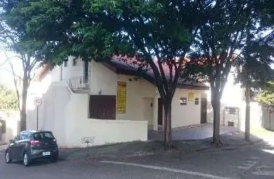 Predio Comercial à Venda em Sorocaba-SP: 9 Salas, 6 Banheiros, 9 Vagas de Garagem, 440m² no Jardim Faculdade!