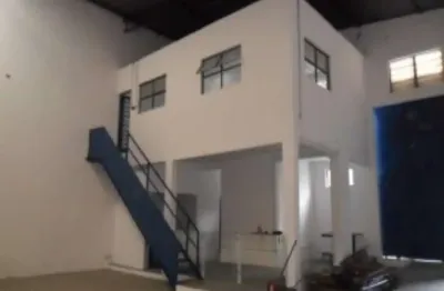 Barracão Comercial para Locação em Vila Angélica, Sorocaba-SP: 2 Salas, 4 Banheiros, 400m² de Área!