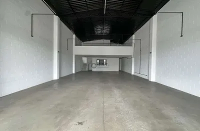 Galpão para alugar em Sorocaba-SP, Jardim Maria Antônia Prado: 1 sala, 3 banheiros, 2 vagas de garagem, 306 m².