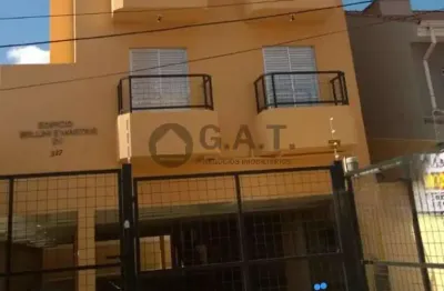 Apartamento à venda em Sorocaba-SP, Jardim Leocádia: 2 quartos, 1 suíte, 2 salas, 1 banheiro, 1 vaga, 52m². Venha conferir!