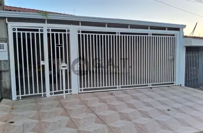 Casa para locação em Sorocaba-SP, Jardim Guarujá - 4 quartos, 1 suíte, 2 salas, 1 banheiro, 3 vagas, 124m².