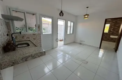 Aluguel de Casa em Condomínio no Jardim Santa Esmeralda, Sorocaba-SP: 2 quartos, 1 sala, 1 banheiro, 2 vagas, 50,29 m².