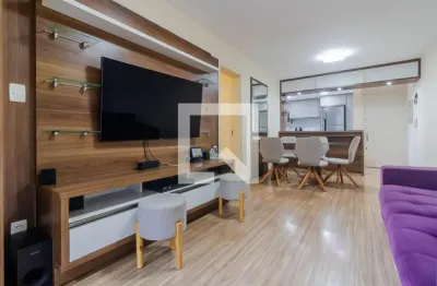 Maravilhoso apartamento 3 dormitórios todo reformado e semi mobiliado