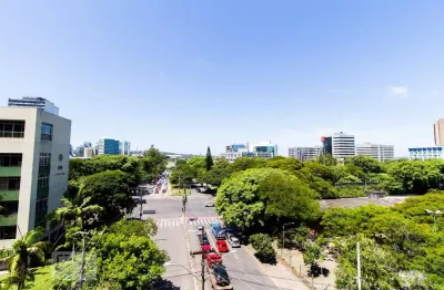 Raridade cobertura no centro, churrasqueira, vaga e elevador