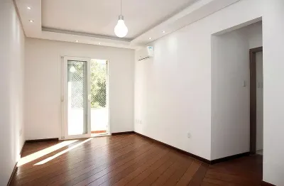 Maravilhoso apartamento de 3 dormitórios e 2 vagas no bairro farroupilha