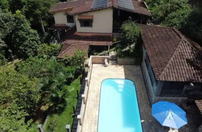 Sítio à venda em meio à natureza preservada com 3 dormitórios - guapimirim-rj