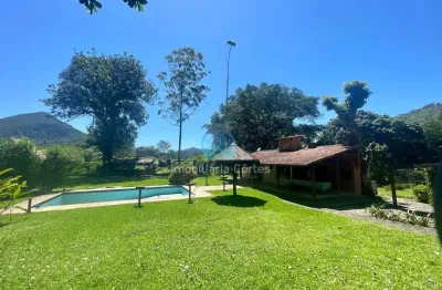 Magnífica chácara à venda com duas trilhas para a cachoeira  por 1.499.000 - guapimirim-rj