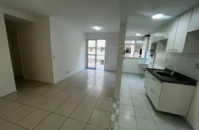 Alugo apartamento de 2 quartos com suíte no condomínio mais residencial