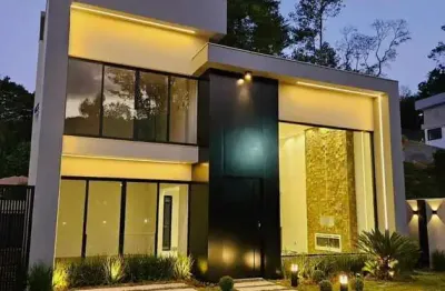 Casa á venda em teresópolis, 3 suítes,  204 m² de área construída