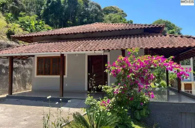 Casa aconchegante em condomínio – um refúgio em meio à natureza