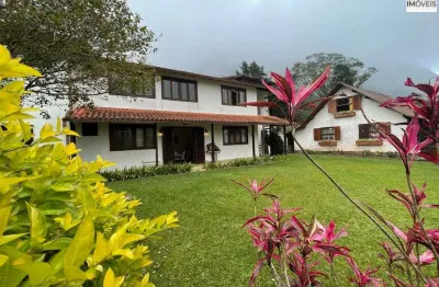 Sítio com casa duplex estilo chalé em condomínio – teresópolis/rj