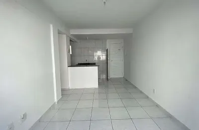 Apartamento com 2 quartos para alugar no Emaús, Parnamirim 