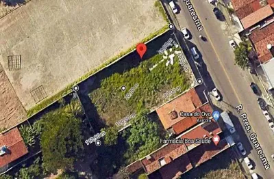 Terreno à venda no Alecrim, Natal 