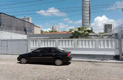 Casa com 4 quartos para alugar no Petrópolis, Natal 