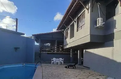 Casa com 4 quartos para alugar no Candelária, Natal 