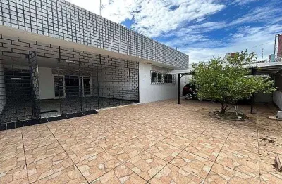 Casa com 4 quartos à venda no Lagoa Nova, Natal 