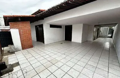 Casa com 3 quartos à venda no Lagoa Nova, Natal 