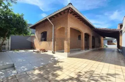 Casa com 3 quartos à venda na Avenida Guaporé, 12, Indaiá, Caraguatatuba