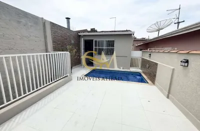 Casa com piscina em  atibaia, localizada no bairro alvinópolis.